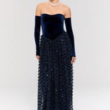 Throne of Velvet Gown Elbise