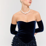 Throne of Velvet Gown Elbise