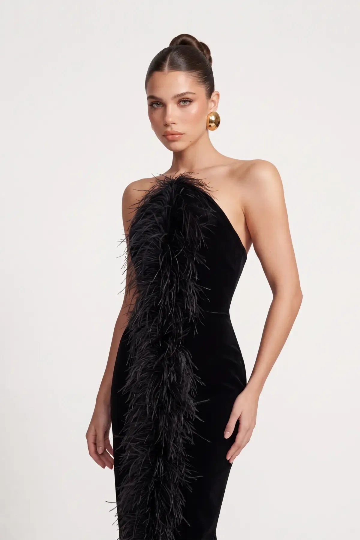 Siyah Tüy Detayli Kadife Bodycon Midi Elbise - Siyah - Souvie